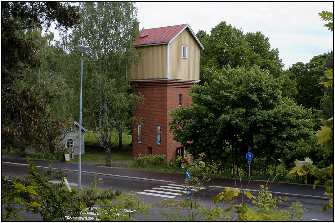 Heinolan_vesitorni.jpg - Heinolan aseman vesitorni on nykyään taidenäyttelytilana